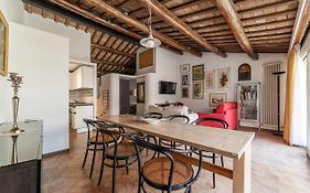 Banchi Vecchi Apartment With Terrace